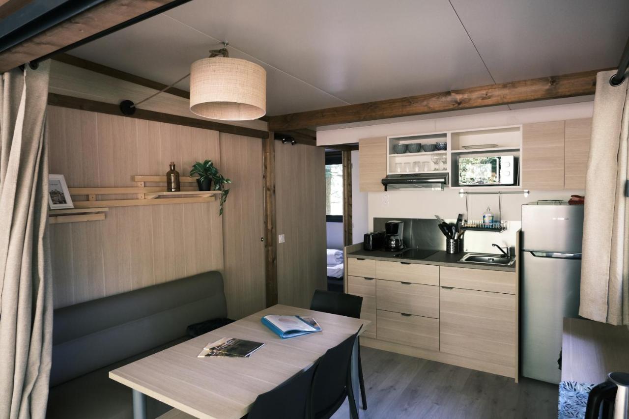 Lodge Avec Spa Privatif - Foret Et Lac Liginiac Extérieur photo